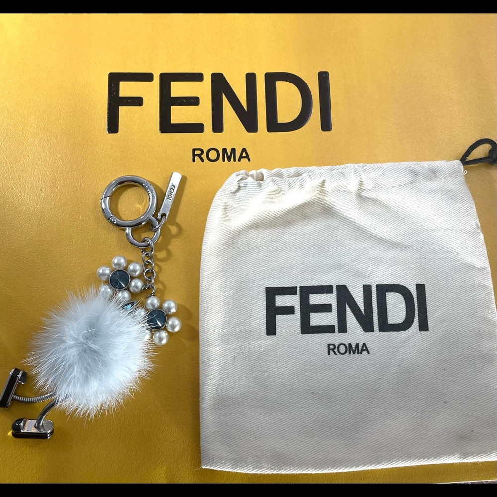 Fendi blue bugs light fd micro picni occhi charm